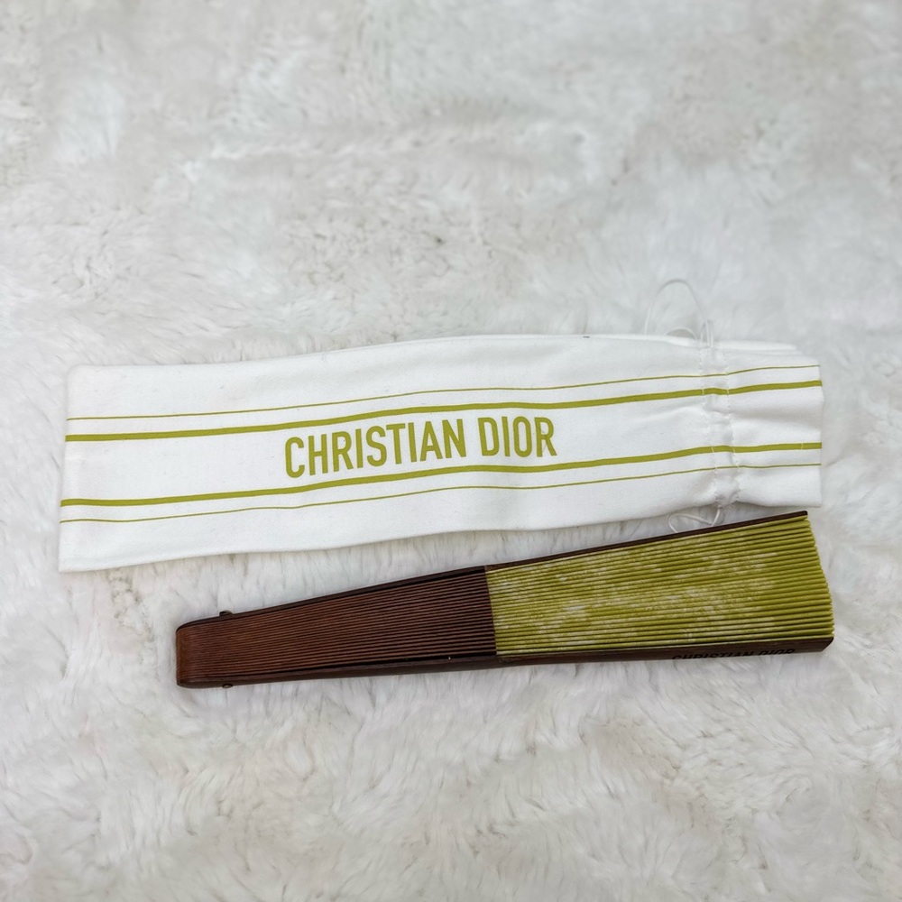 Dior Fan